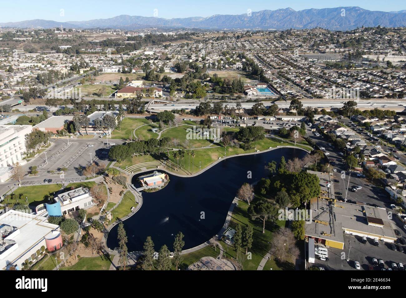 Ein Blick auf den Belvedere Park See, Sonntag, 17. Januar 2021, in Los Angeles. Stockfoto