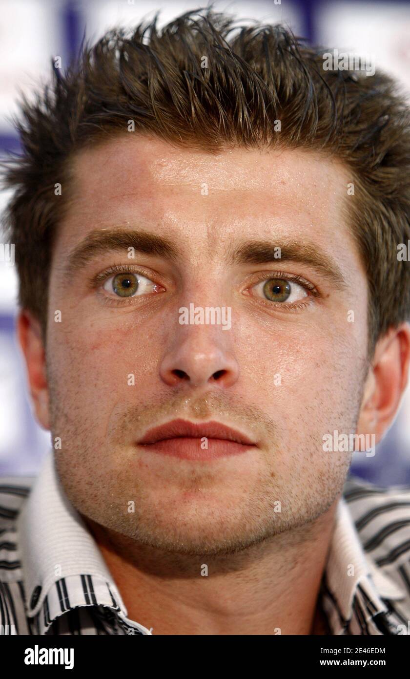 Girondins de Bordeaux neuer Torwart Cedric Carrasso bei seiner offiziellen Präsentation in Bordeaux, Frankreich am 30. Juni 2009. Foto von Patrick Bernard/Cameleon/ABACAPRESS.COM Stockfoto