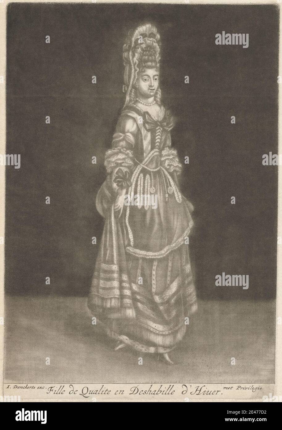 Druck von Johan Danckerts, 1615–1681/7, Niederländisch, Fille de qualite en Deshabille d'Hiver, undatiert. Mezzotint auf mäßig dickem, leicht strukturiertem, cremefarbenen Papier. Mieder, kalt, Kostüm, Kleid, Stickerei, Ermine, Französisch, Fell, Blick, Genre Thema, Mädchen, Illustration, Halskette, Noblewoman, Posen, Perücke, Winter, Frau Stockfoto