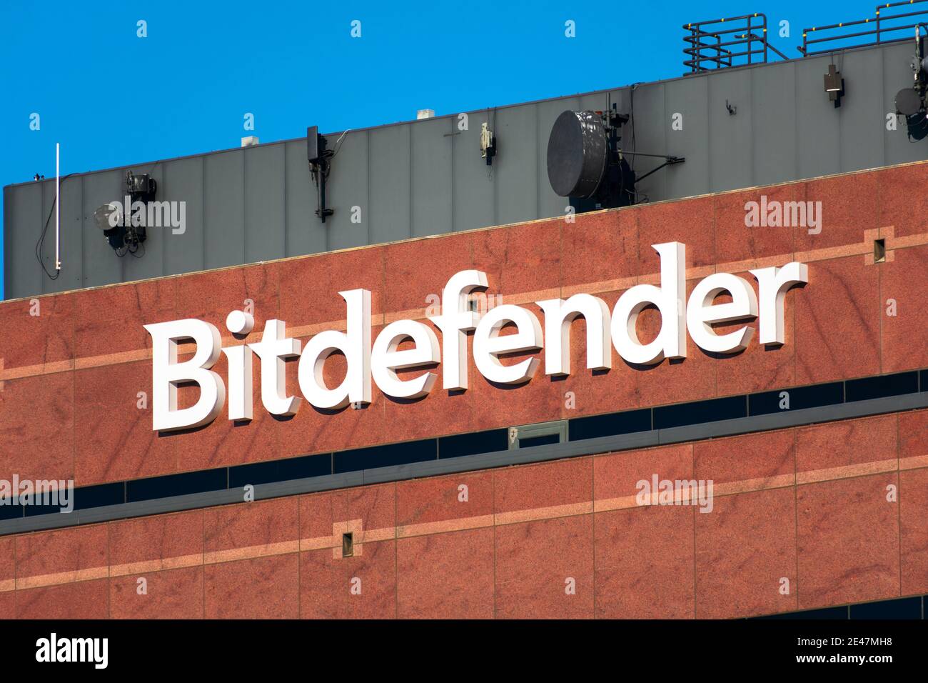 Bitdefender Zeichen auf Silicon Valley Hauptsitz der rumänischen Cybersicherheit und Anti-Virus-Software-Unternehmen - Santa Clara, Kalifornien, USA - 2020 Stockfoto