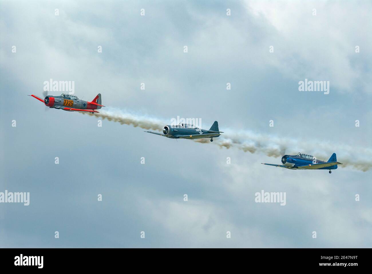 Fort Worth, Texas, USA, 17. Juni 2012. Drei alte Flugzeuge fliegen Stockfoto