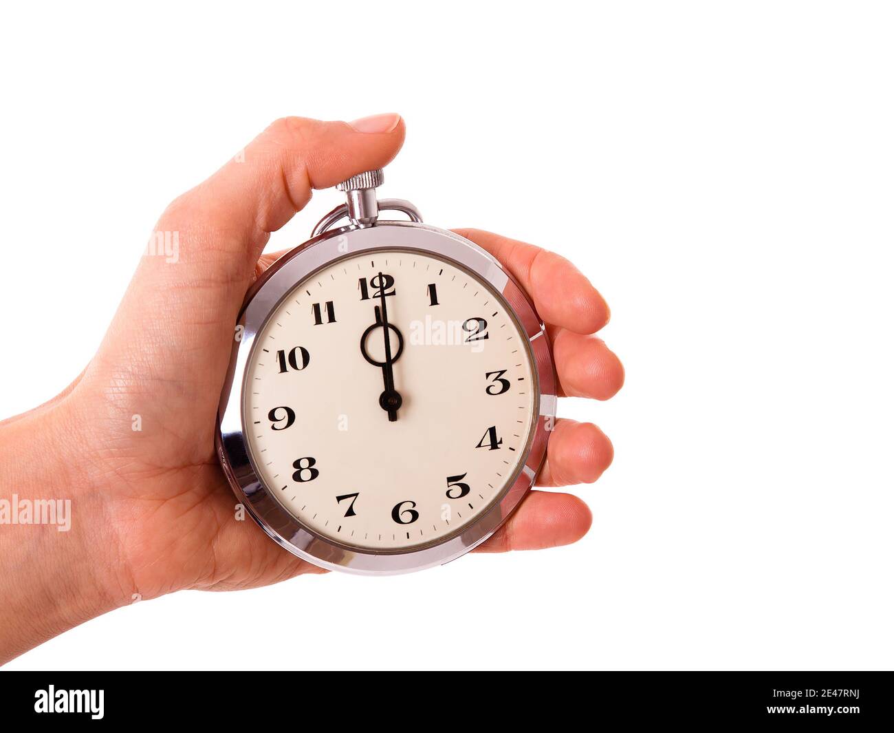 Vintage-Stil Uhr zur Hand, um die Zeit zu überprüfen. Konzept für die Verwaltung von Zeit, Fristen, Pünktlichkeit, pünktliche Lieferung, Schnelligkeit und Terminvereinbarung. Stockfoto