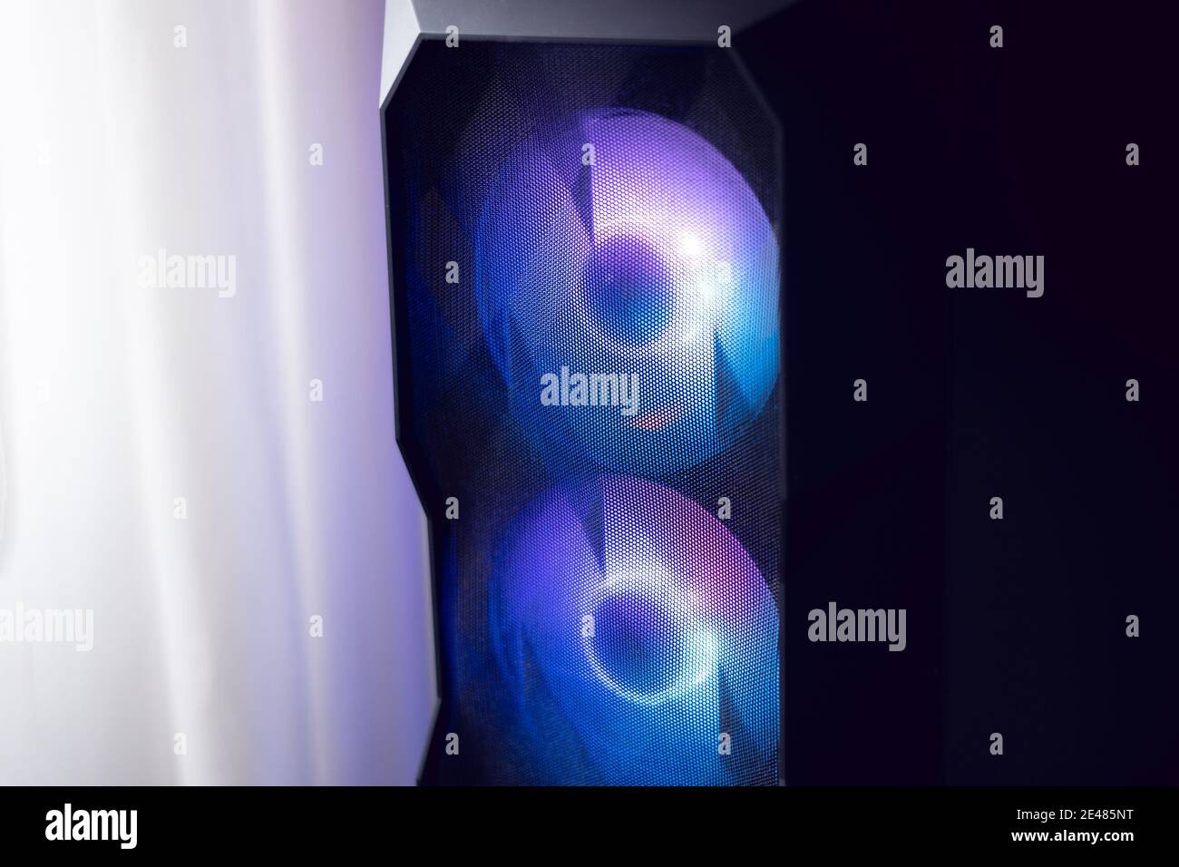 Kühlkörpersystem für Flüssigkühlung auf Gaming-Tower-pcs Stockfoto