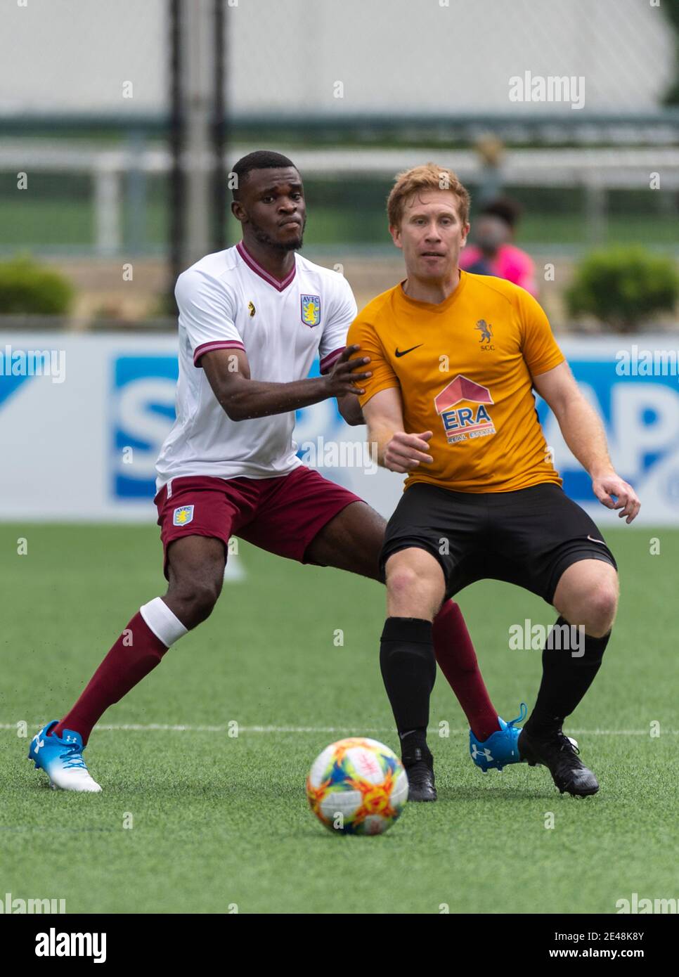 HKFC Citi Soccer sevens Hong Kong. Aston Villa vs Singapore Cricket Club.Aston Villas Dominic Revan (L) in Aktion Stockfoto