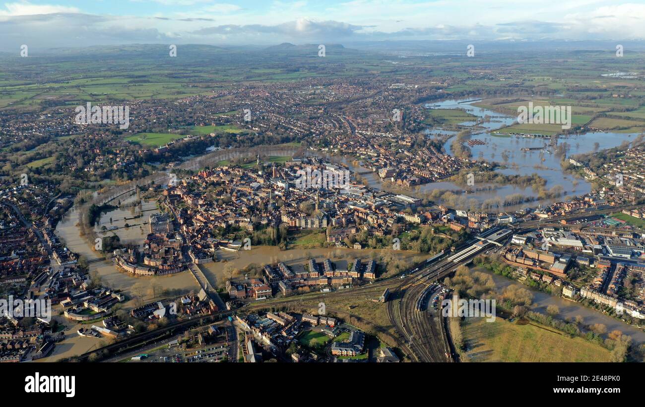 Shrewsbury, Shropshire, Vereinigtes Königreich, Januar 22. 2021. Die historische Stadt Shrewsbury, umgeben vom Fluss Severn im Hochwasser. Kredit: Sam Bagnall Copyright 2020 © Sam Bagnall Stockfoto