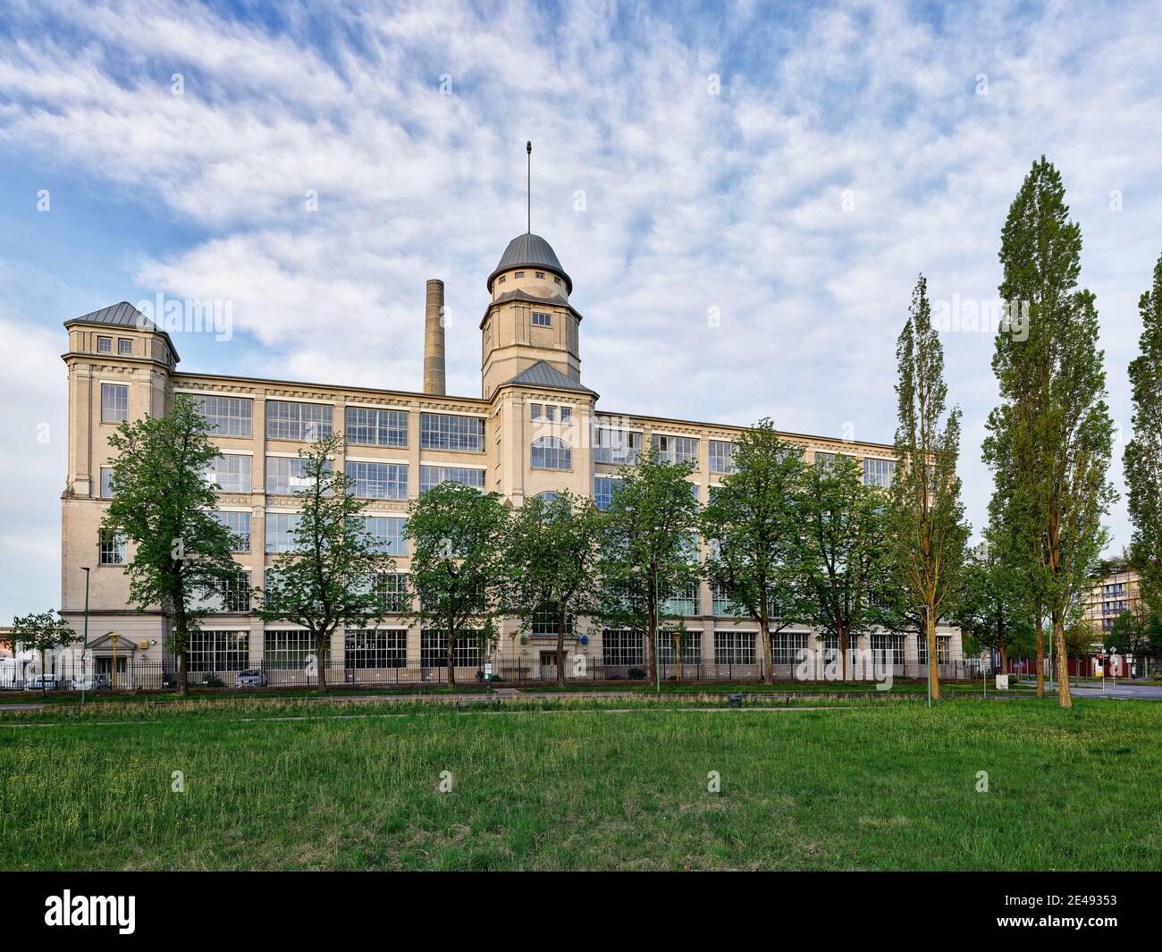 Kunstmuseum, zeitgenössische Kunst, staatliche Galerie, moderne Kunst, Baumwollspinnerei und Weberei, Spinnerei, Weberei, Textilindustrie, Industriedenkmal, Industriearchitektur, Architektur, Anfang des 20. Jahrhunderts Stockfoto