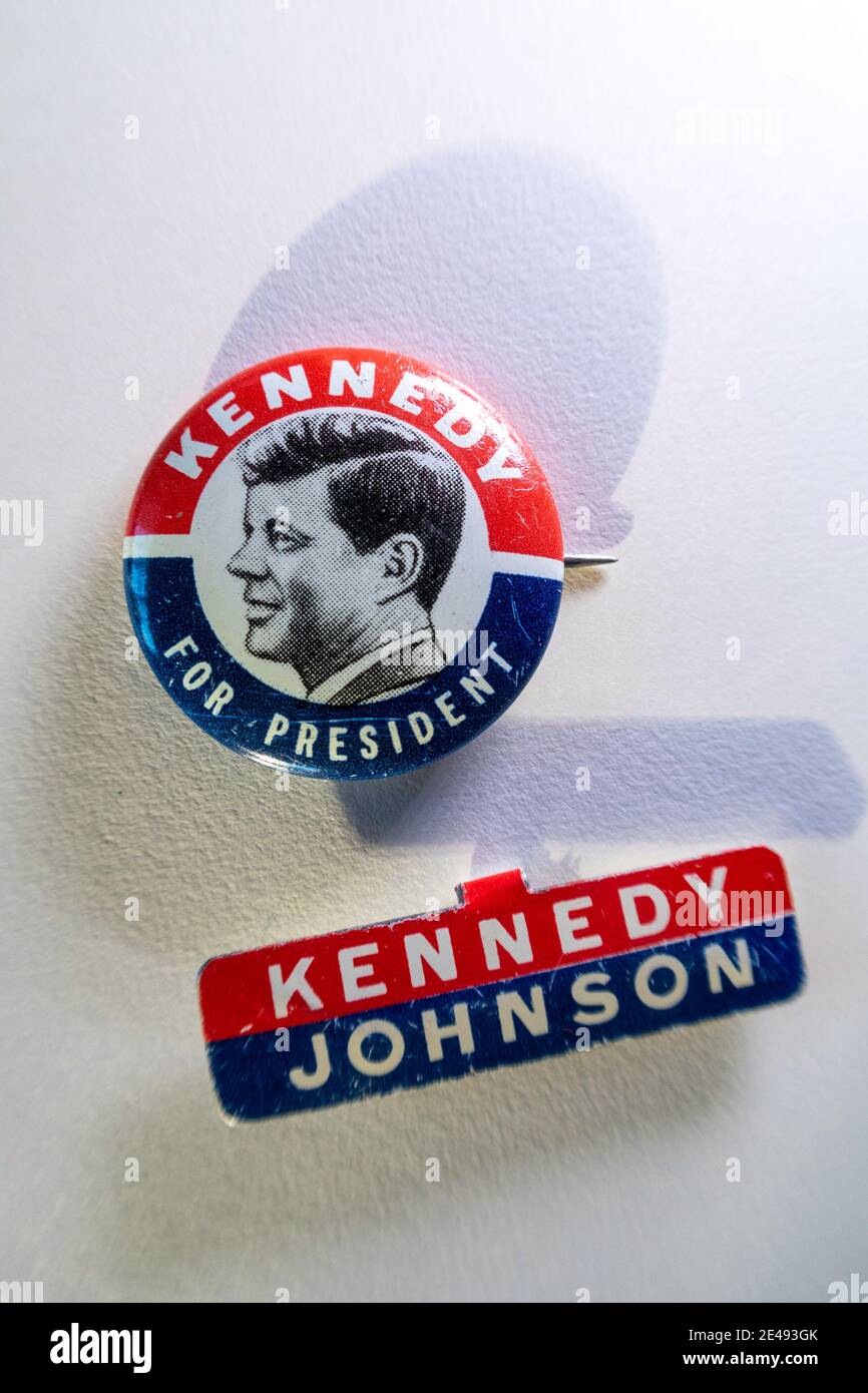 1960 Präsident Kennedy und Johnson Wahlkampfknöpfe, USA Stockfoto