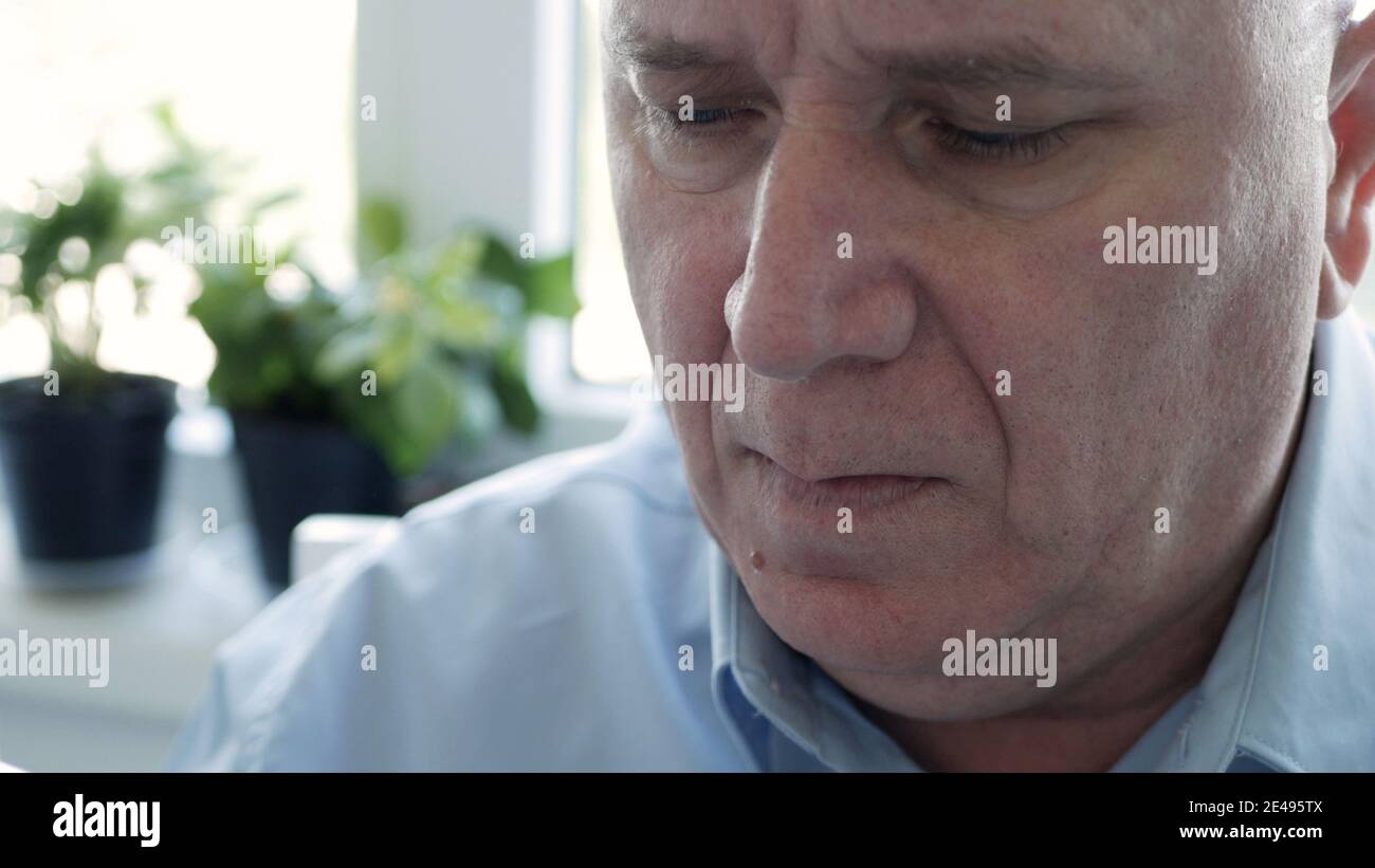 Sick man Portrait Gefühl schlecht, müde, traurig und enttäuscht Stockfoto