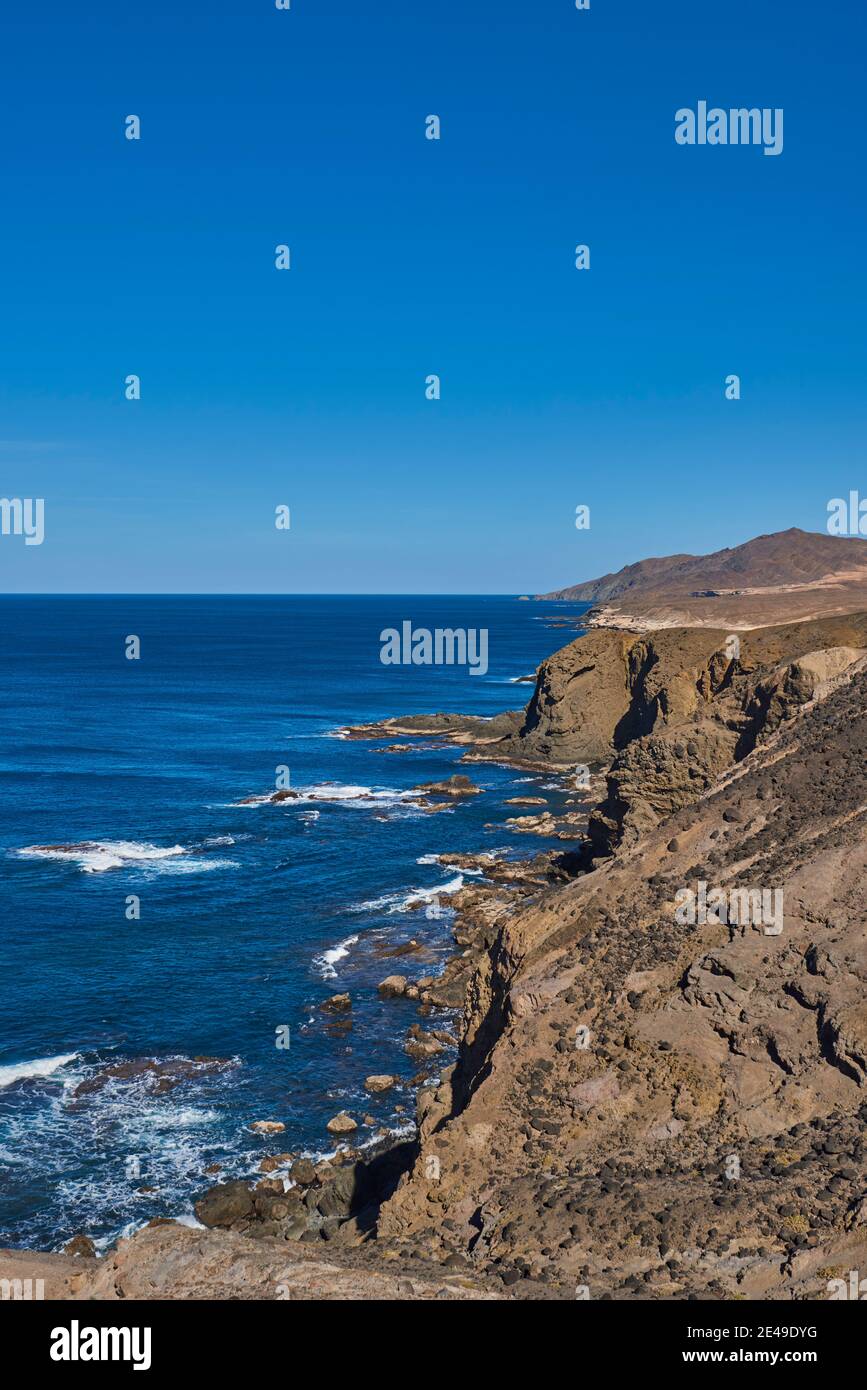Klippen am Strand Playa de las Hermosas, Fuerteventura, Kanarische Inseln,  Spanien Stockfotografie - Alamy