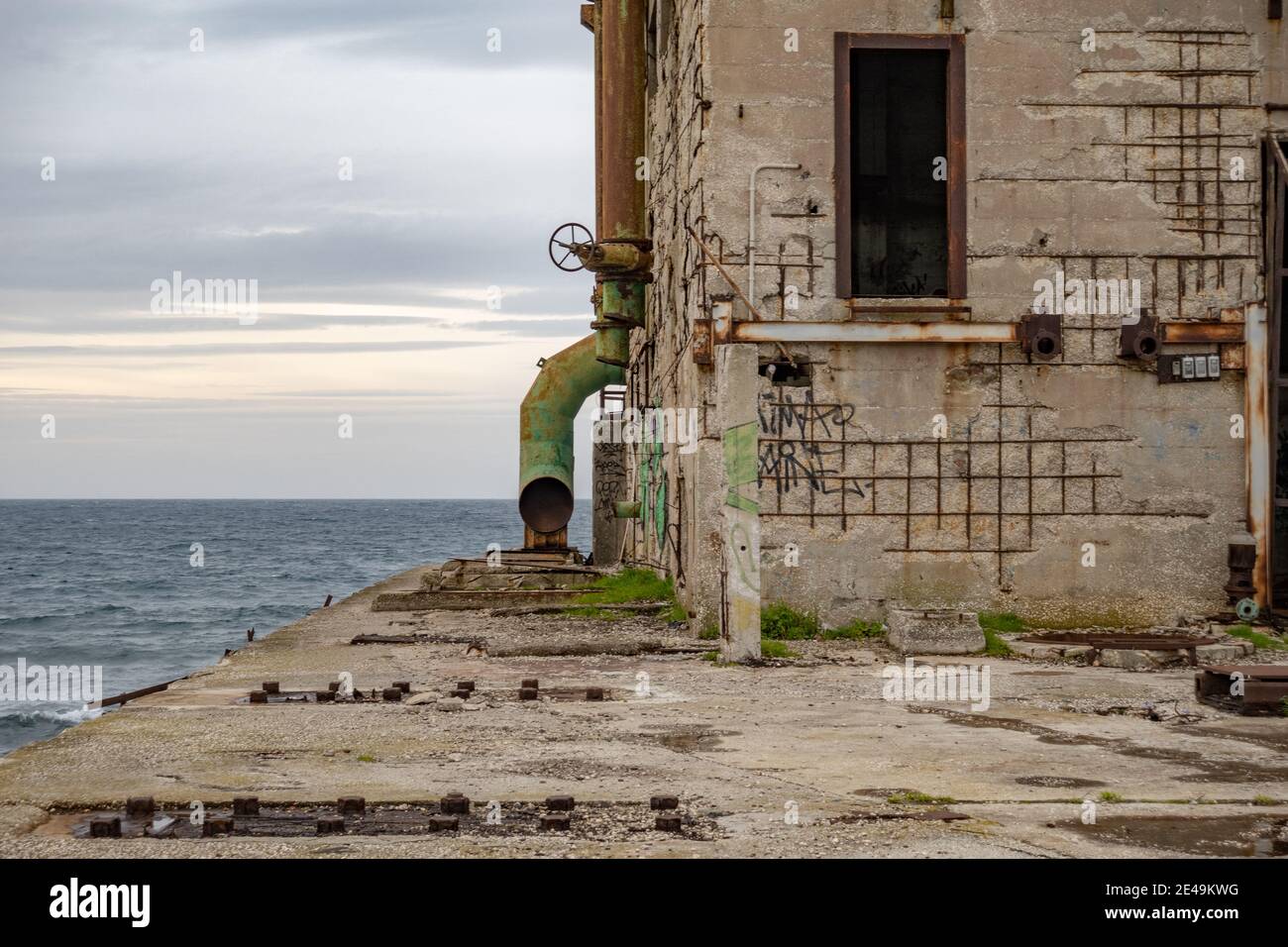 Arenile di bagnoli, napoli, Bereich ex italsider, ilva, cementir. Centrale di pompaggio acque Stockfoto