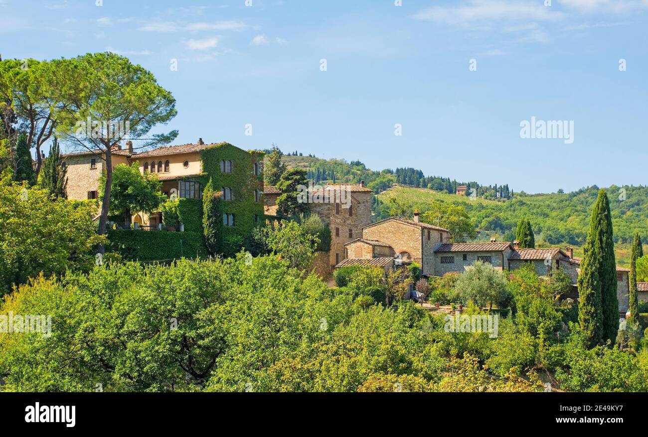 Das historische mittelalterliche Dorf Montefioralle in der Nähe von Greve in Chianti in der Provinz Florenz, Toskana, Italien Stockfoto