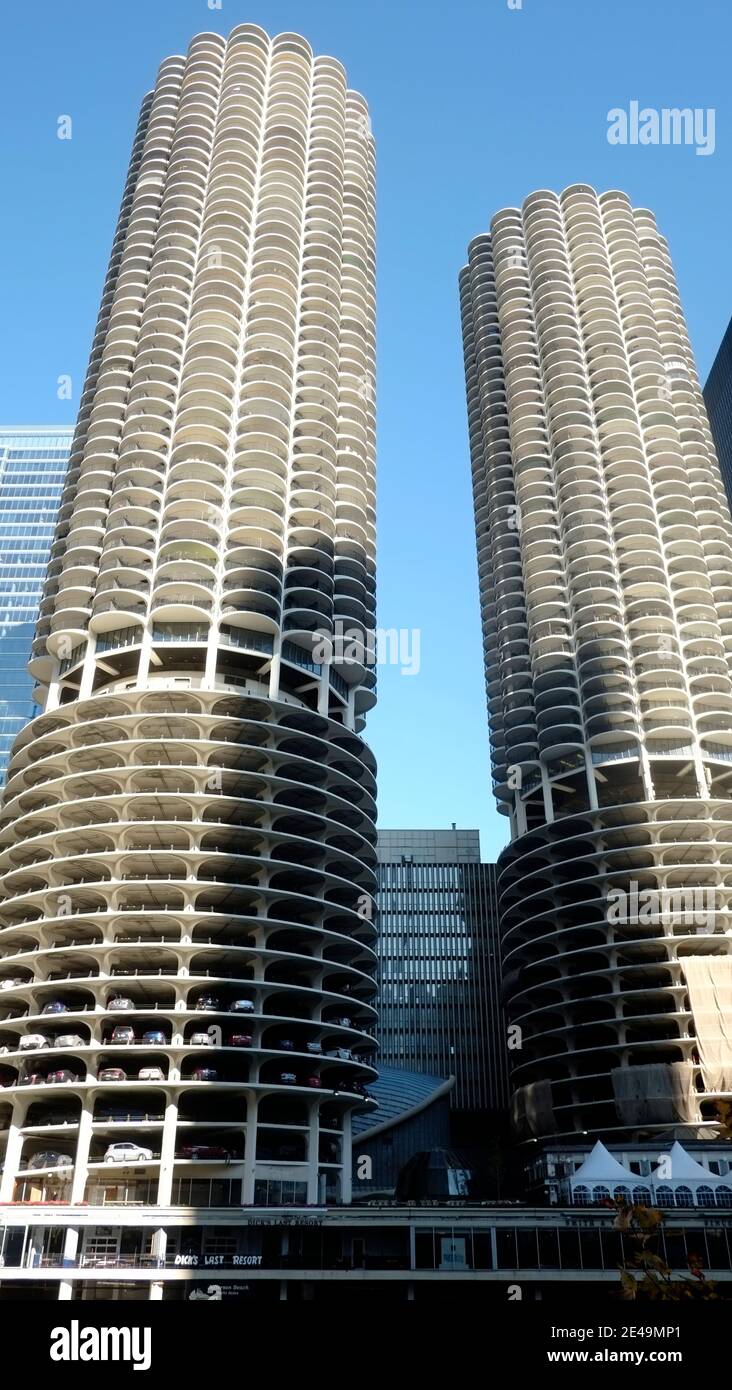 Chicago - Illinois. Marina City, 197 Meter hohe Wolkenkratzer, entworfen vom Architekten Bertrand Goldberg. Als es 1963 fertig gestellt wurde, war es das höchste Wohngebäude der Welt und das höchste Stahlbetongebäude Stockfoto