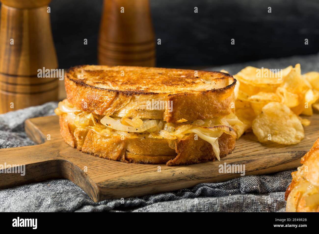 Hausgemachte Zwiebel French Melt Sandwich mit Gruyure Käse Stockfoto