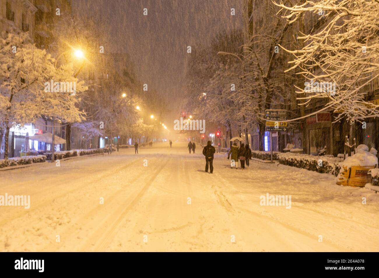 Eloy Gonzalo Straße, Chamberi, starker Schneefall durch Sturm Filomena, Madrid, Spanien Stockfoto