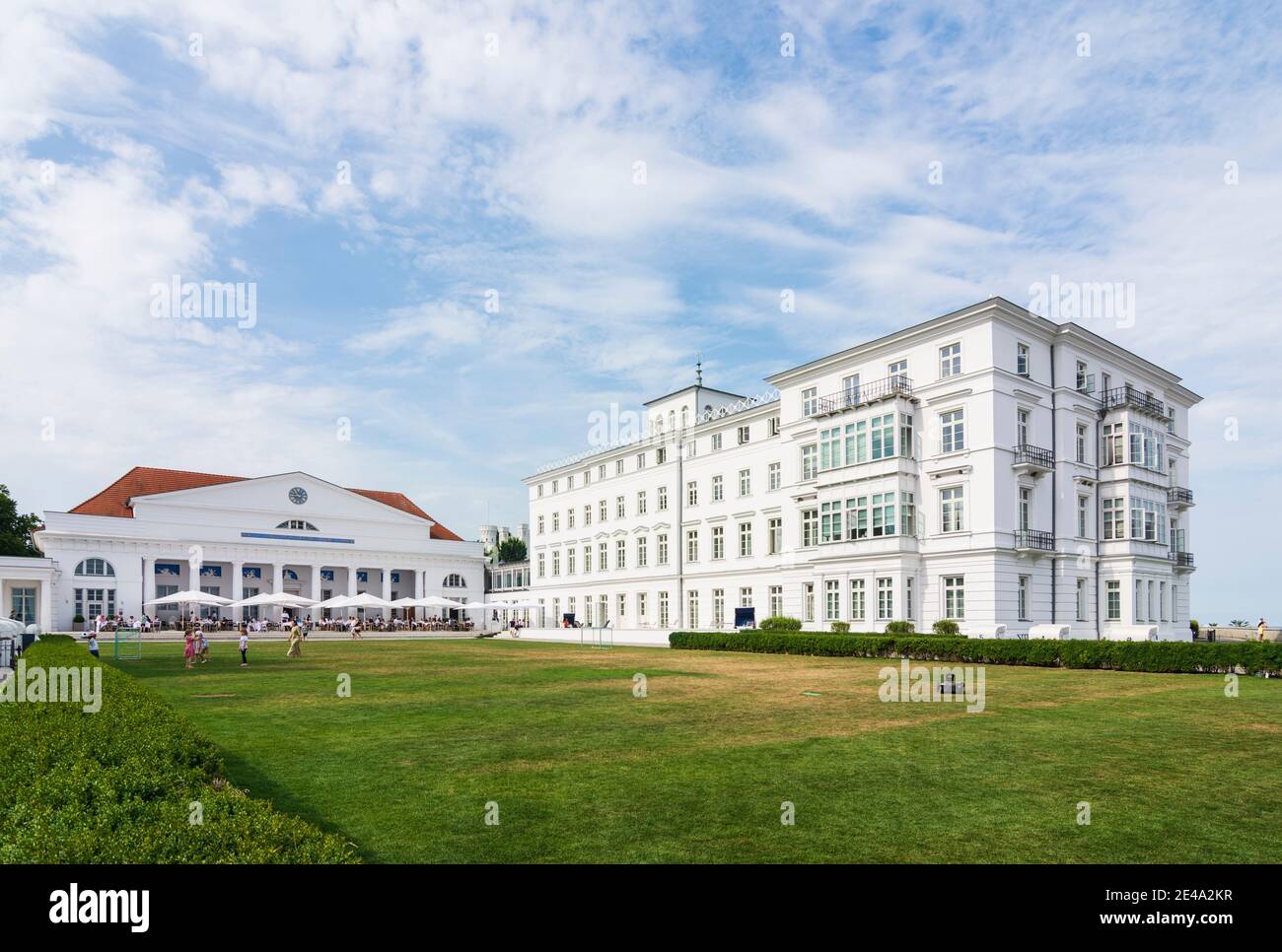 Bad Doberan, Heiligendamm, das älteste Seebad Kontinentaleuropas, Kurhaus und Haus Mecklenburg (rechts), Ostsee, Mecklenburg-Vorpommern / Mecklenburg-Vorpommern, Deutschland Stockfoto