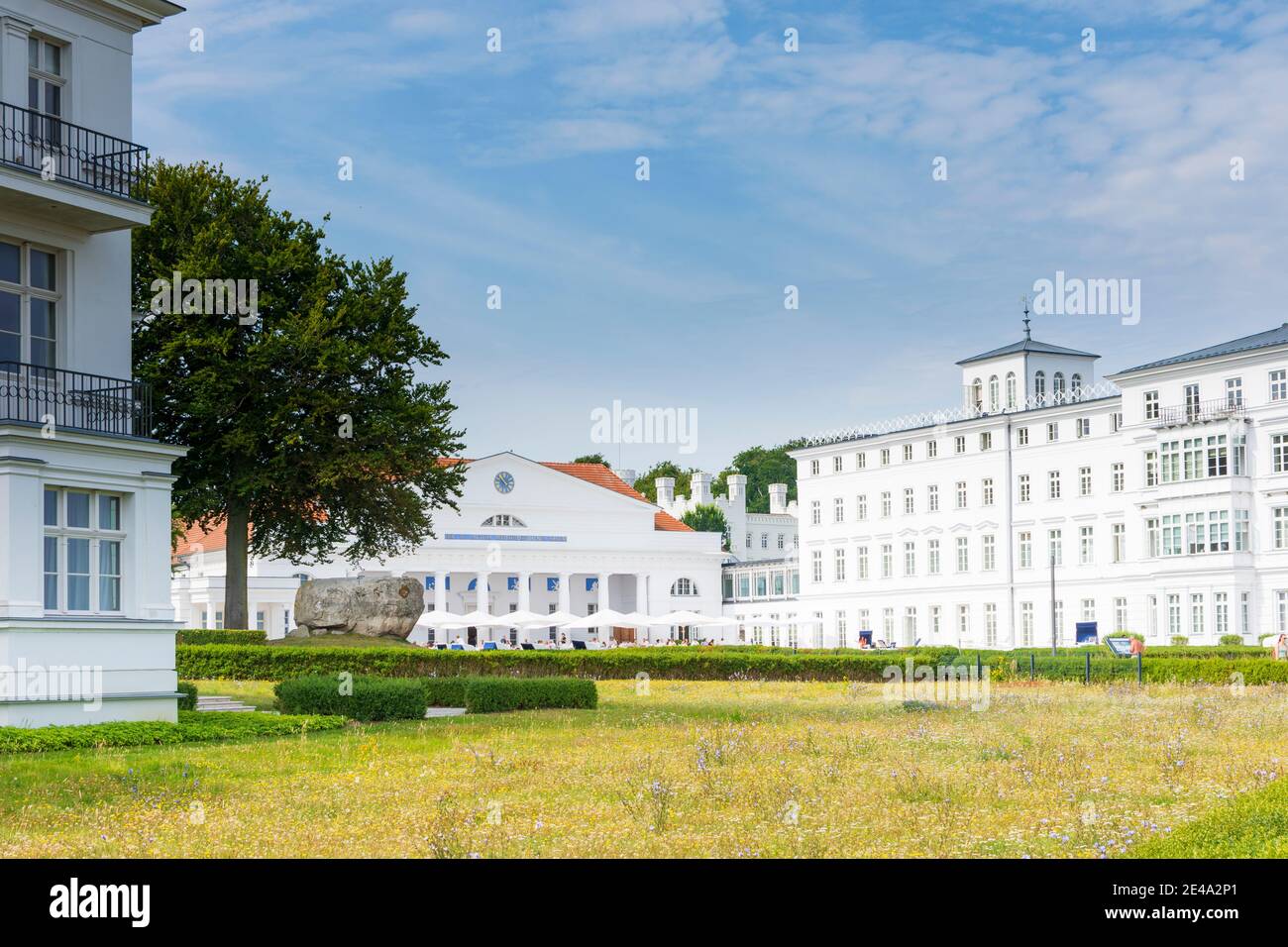 Bad Doberan, Heiligendamm, das älteste Seebad Kontinentaleuropas, Kurhaus und Haus Mecklenburg (rechts), Ostsee, Mecklenburg-Vorpommern / Mecklenburg-Vorpommern, Deutschland Stockfoto