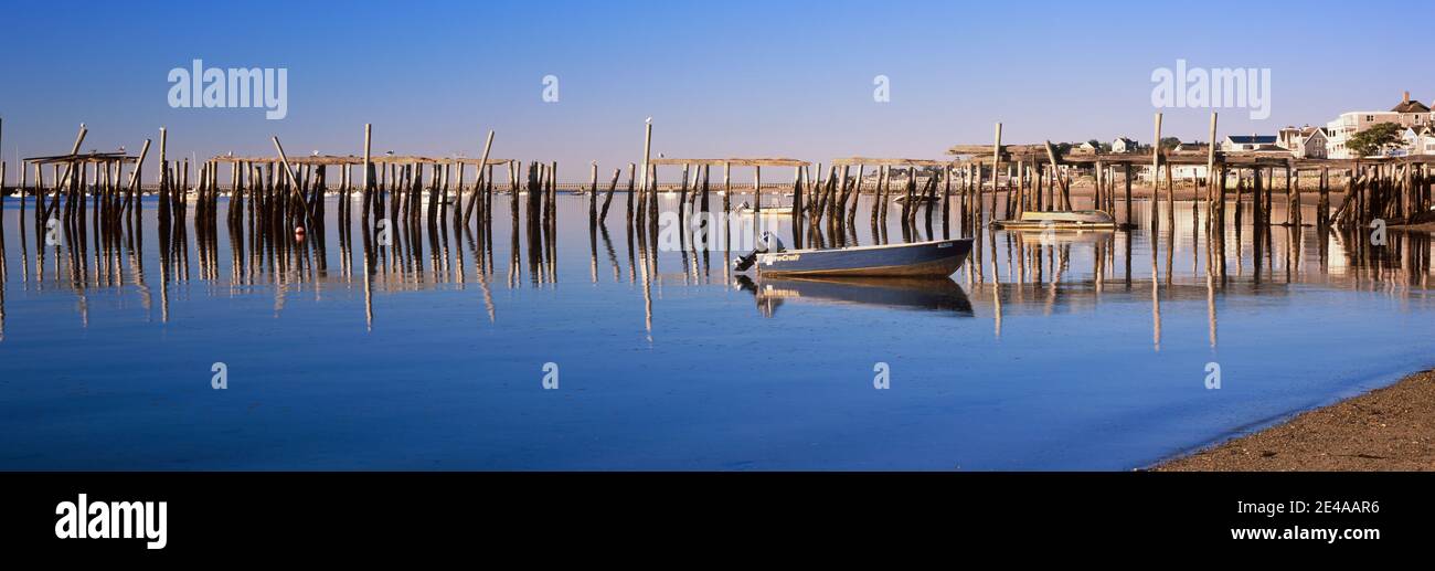 Blick auf Pier im Ozean, Provincetown, Cape Cod, Barnstable County, Massachusetts, USA Stockfoto