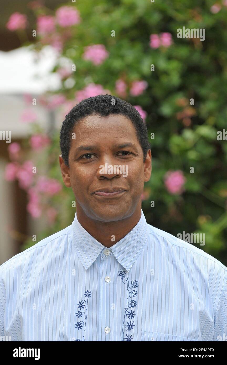 US-Schauspieler Denzel Washington posiert für eine Fotoaufnahme, um seinen Film 'The Taking of Pelham 123', ein Remake der Version 1974, am 20. Juli 2009 in Paris, Frankreich, zu präsentieren. Foto von Thierry Orban/ABACAPRESS.COM Stockfoto