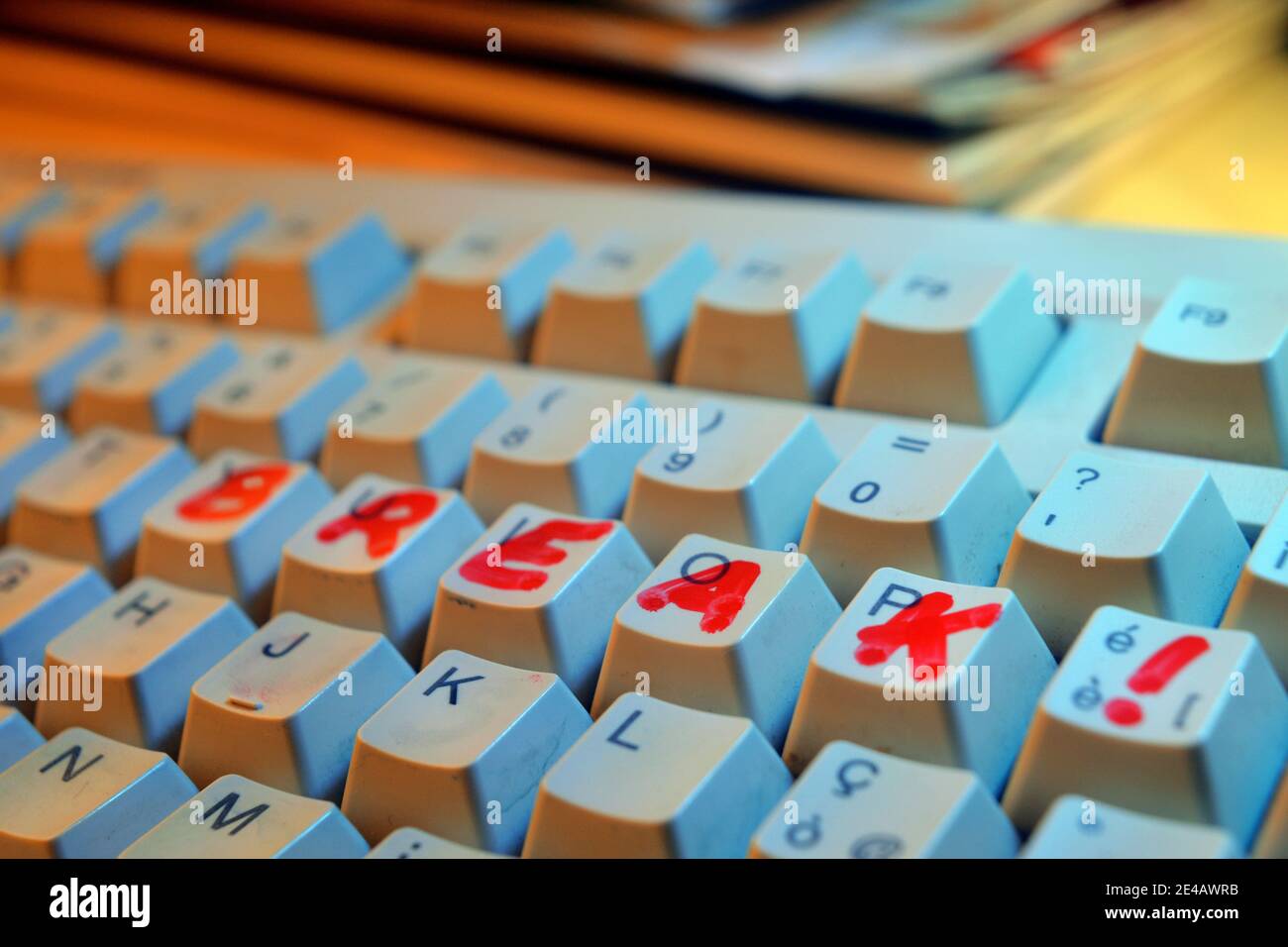 Break button on a computer keyboard -Fotos und -Bildmaterial in hoher  Auflösung – Alamy