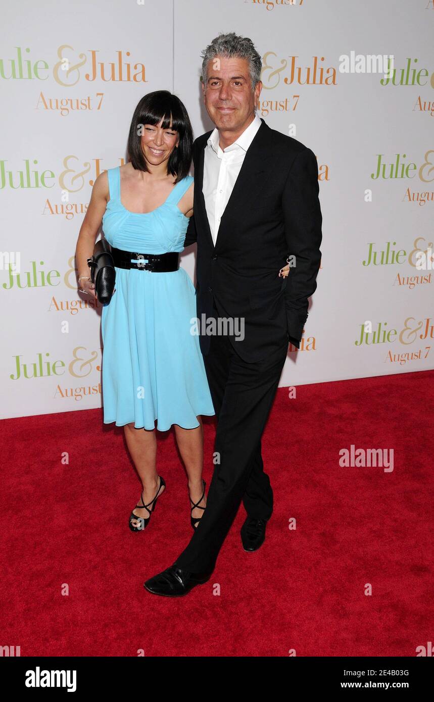 Anthony Bourdain besucht am 30. Juli 2009 die Premiere von "Julie & Julia" im Ziegfeld Theater in New York City, USA. Foto von David Miller/ABACAPRESS.COM (im Bild: Anthony Bourdain) Stockfoto