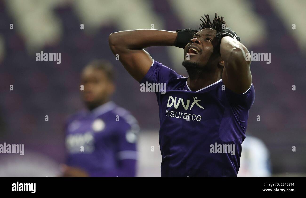 Anderlechts Mohammed Dauda sieht bei einem Fußballspiel zwischen RSCA Anderlecht und Waasland-Beveren, Freitag, 22. Januar 2021 in Anderlecht, niedergeschlagen aus Stockfoto