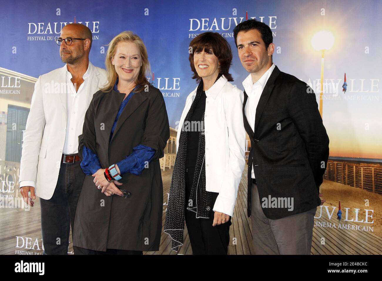 Stanley Tucci, Meryl Streep und Regisseurin Nora Ephron posieren während einer Fotoaufnahme für 'Julie und Julia' beim 35. 'Deauville American Film Festival' in Deauville, Frankreich am 5. September 2009. Foto von Denis Guignebourg/ABACAPRESS.COM Stockfoto