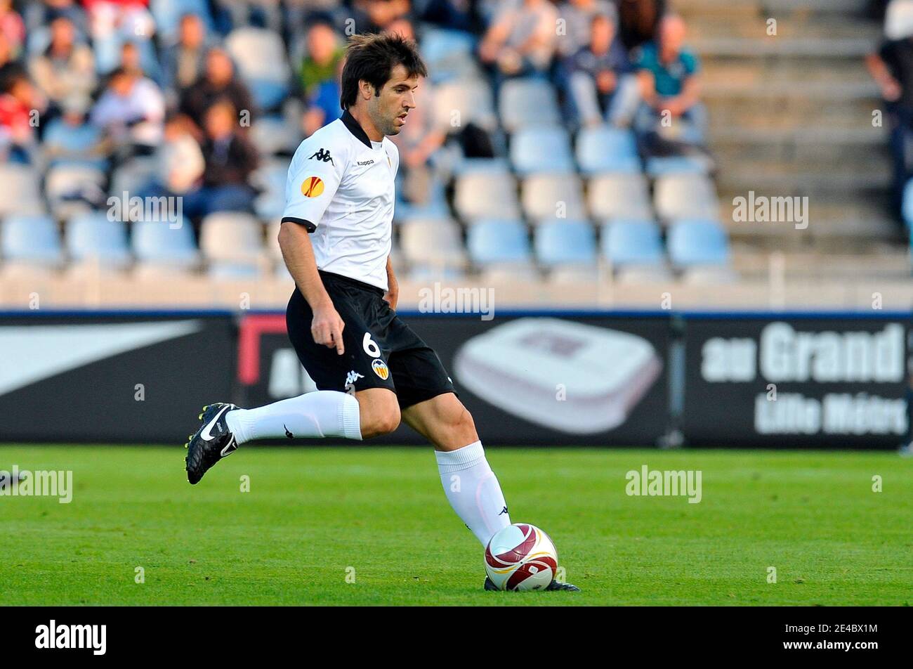 Der Valencianer David Albelda beim Fußballspiel der UEFA Europa League, LOSC Lille Metropole gegen Valencia CF am 18. September 2009 im Stadion Nord in Villeneuve d'Ascq, Frankreich. (1-1). Foto von Stephane Reix/ABACAPRESS.COM Stockfoto