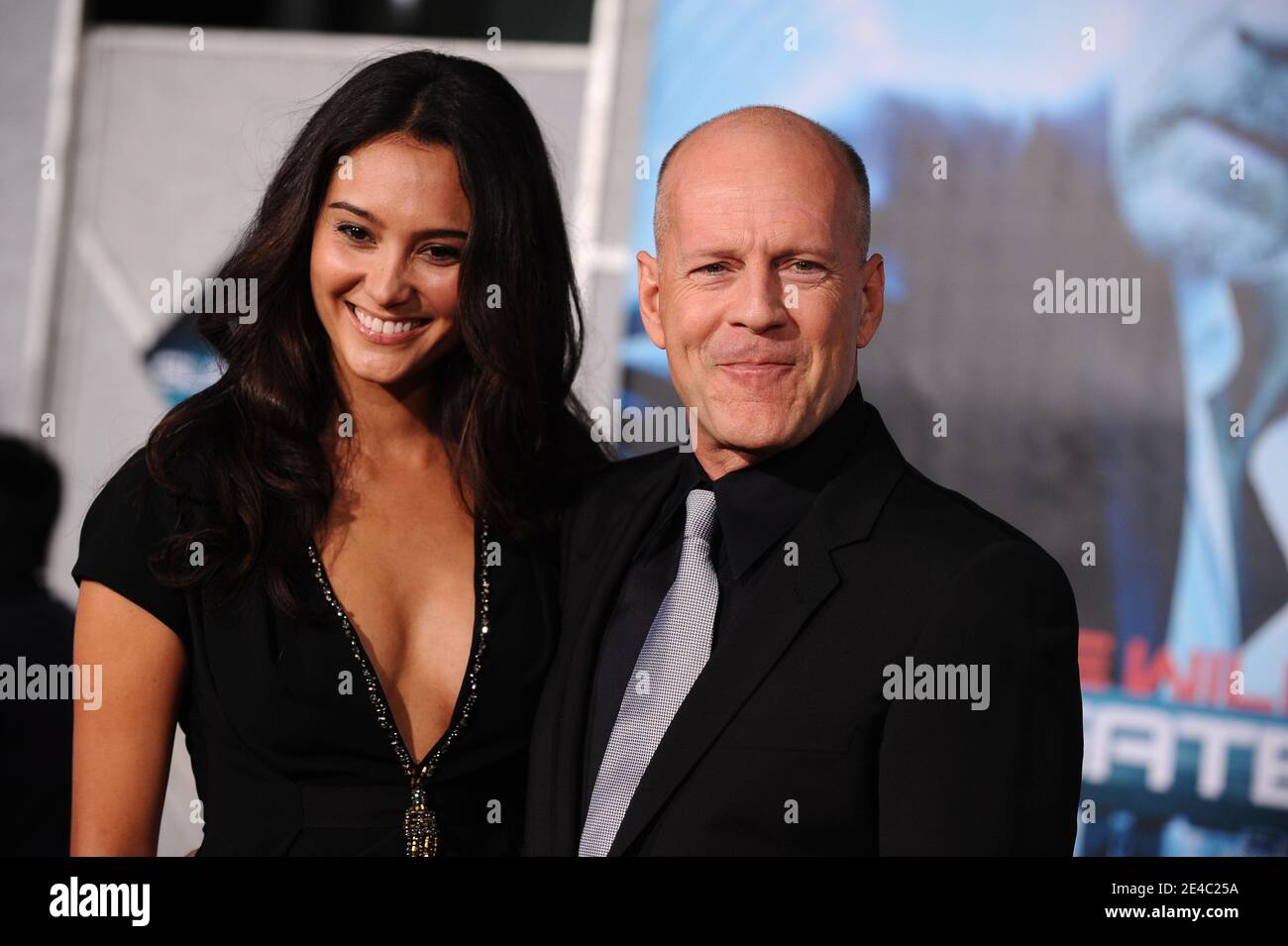 'Bruce Willis und seine Frau Emma Heming nehmen an der Premiere von 'Surrogates' Teil, die am 24. September 2009 im El Capitan Theatre in Los Angeles, CA, USA, stattfand. Foto von Lionel Hahn/ABACAPRESS.COM (im Bild: Bruce Willis, Emma Heming)' Stockfoto