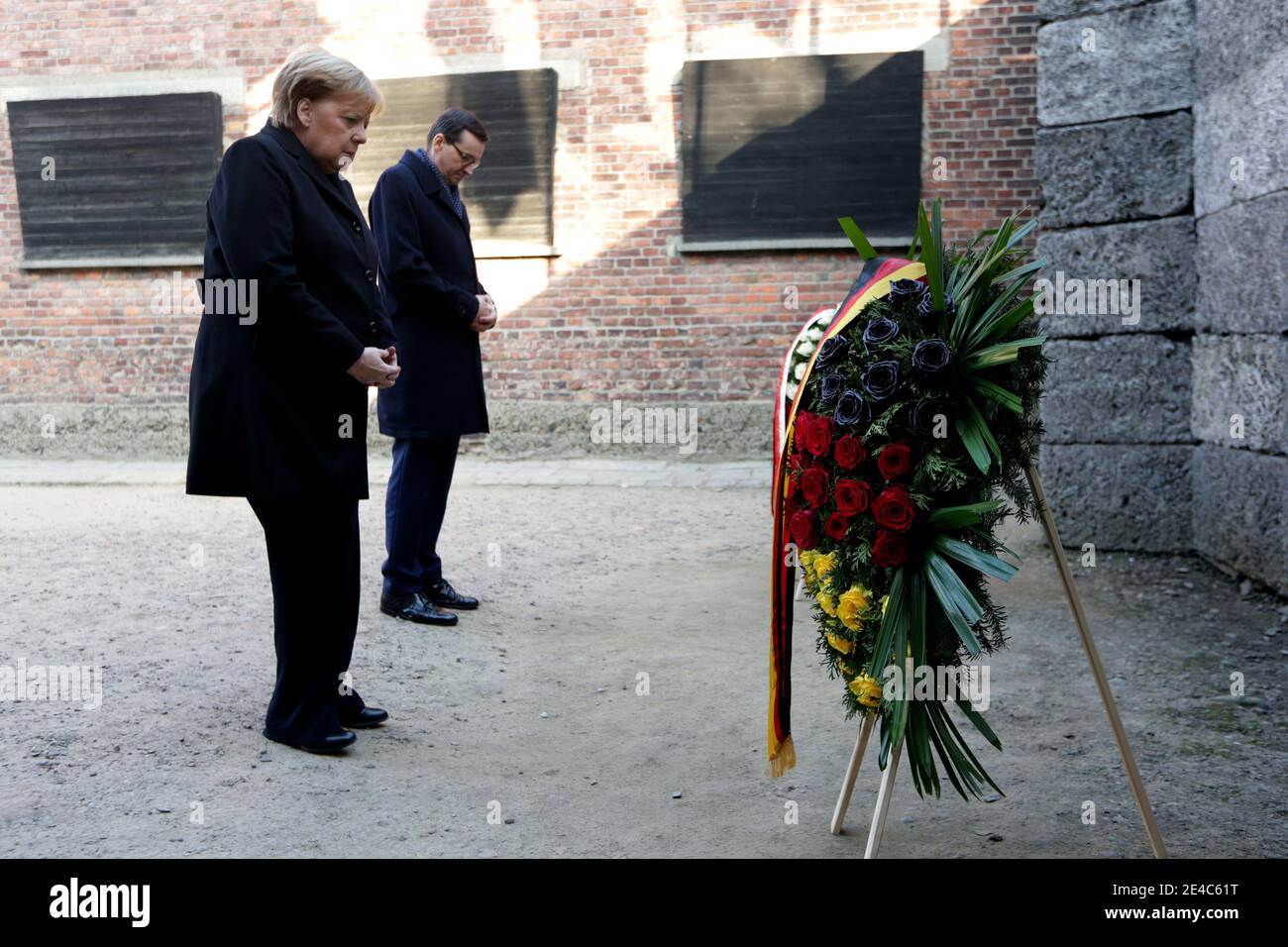 OSWIECIM, POLEN - 6. DEZEMBER 2019: Angela Merkels Besuch im ehemaligen Nazi-Konzentrationslager Auschwitz-Birkenau. Stockfoto