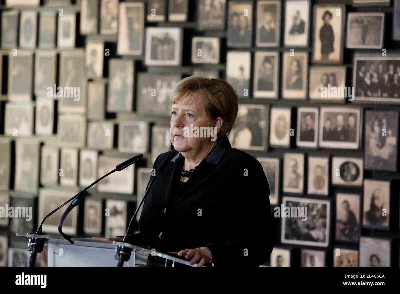 OSWIECIM, POLEN - 6. DEZEMBER 2019: Angela Merkels Besuch im ehemaligen Nazi-Konzentrationslager Auschwitz-Birkenau. Stockfoto
