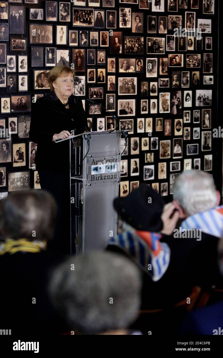 OSWIECIM, POLEN - 6. DEZEMBER 2019: Angela Merkels Besuch im ehemaligen Nazi-Konzentrationslager Auschwitz-Birkenau. Stockfoto