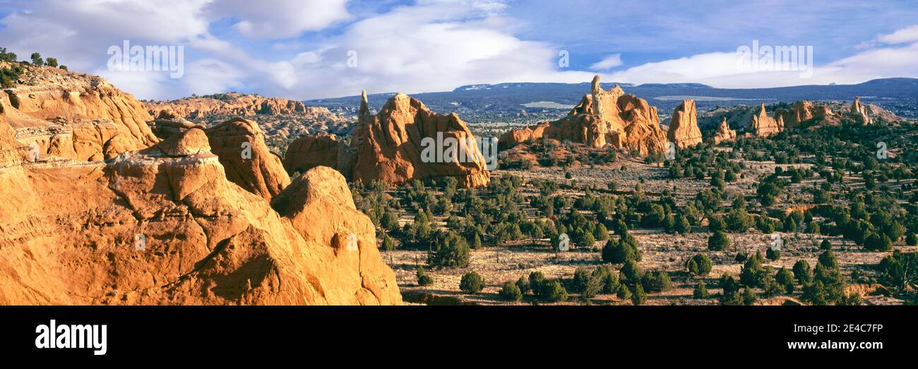 Felsformationen auf einer Landschaft, Kodachrome Basin State Park, Utah, USA Stockfoto