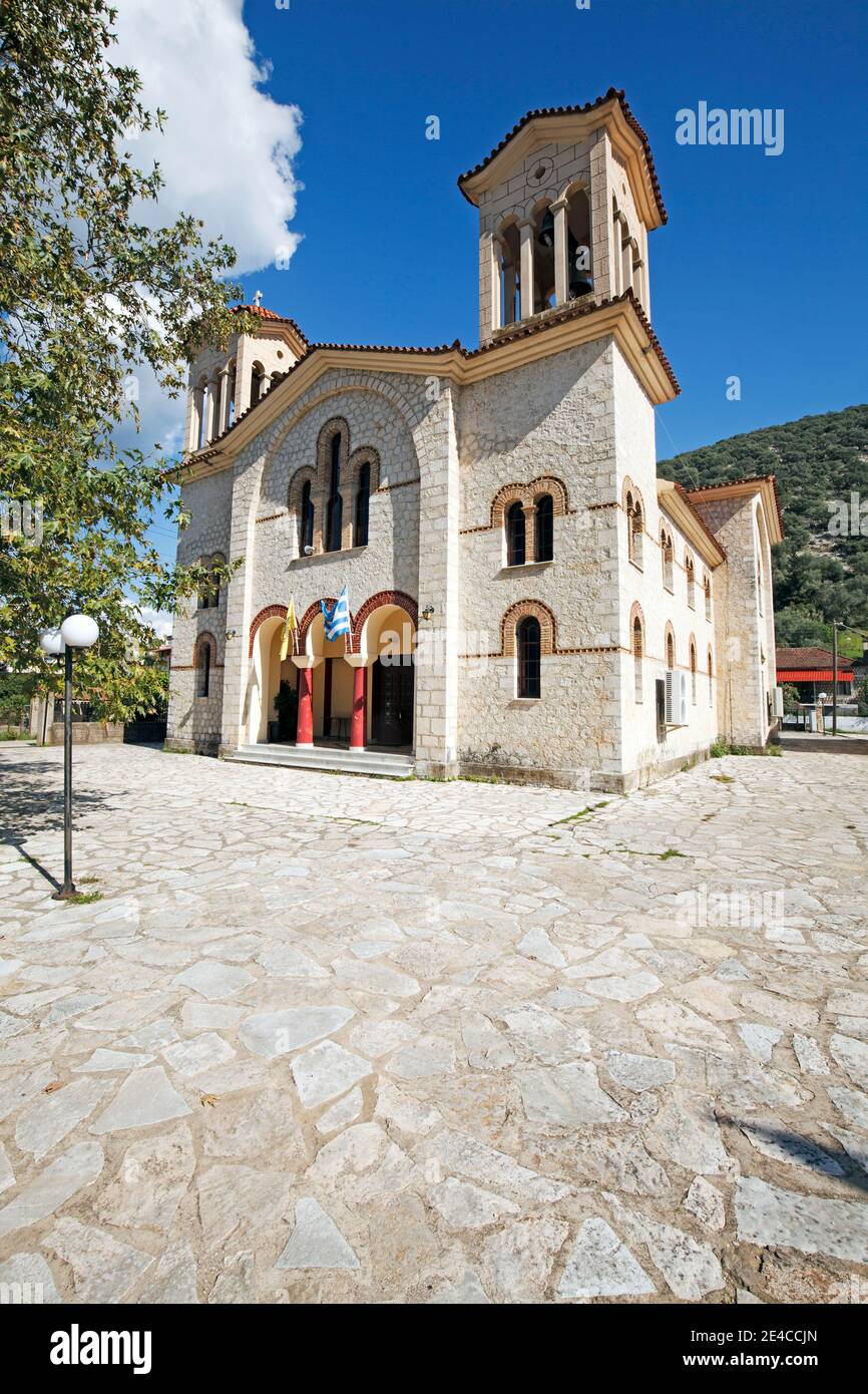 Dorfkirche in Vasilopoulo, Region Astakos, Zentralgriechenland Stockfoto Dorfkirche in Vasilopoulo, Region Astakos, Zentralgriechenland Stockfoto