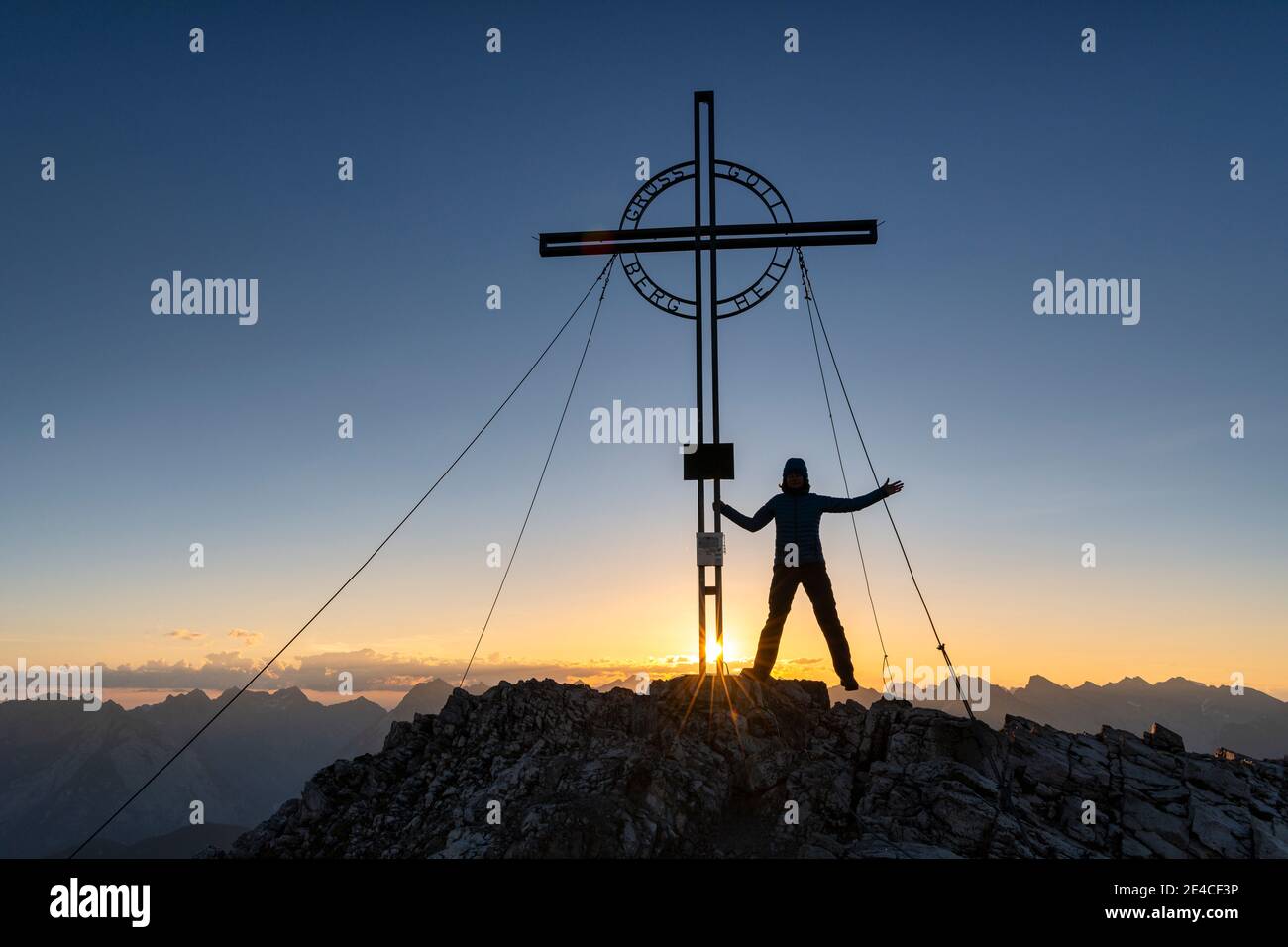 Sonnenaufgang auf der Reither Spitze im Karwendelgebirge. Stockfoto