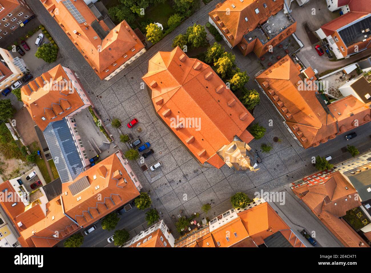 Deutschland, Thüringen, Ilmenau, Stadt, Straßen, Kirche, Draufsicht, Luftaufnahme Stockfoto