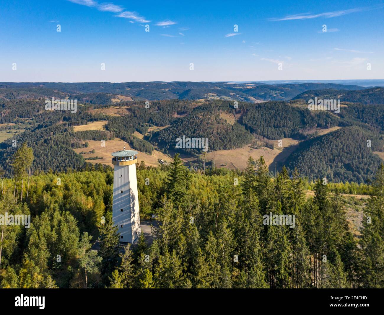 Deutschland, Bayern, Lauenstein, Thüringer Warte, Aussichtsturm, Blick auf die ehemalige DDR, Berge, Wald, Luftaufnahme Stockfoto