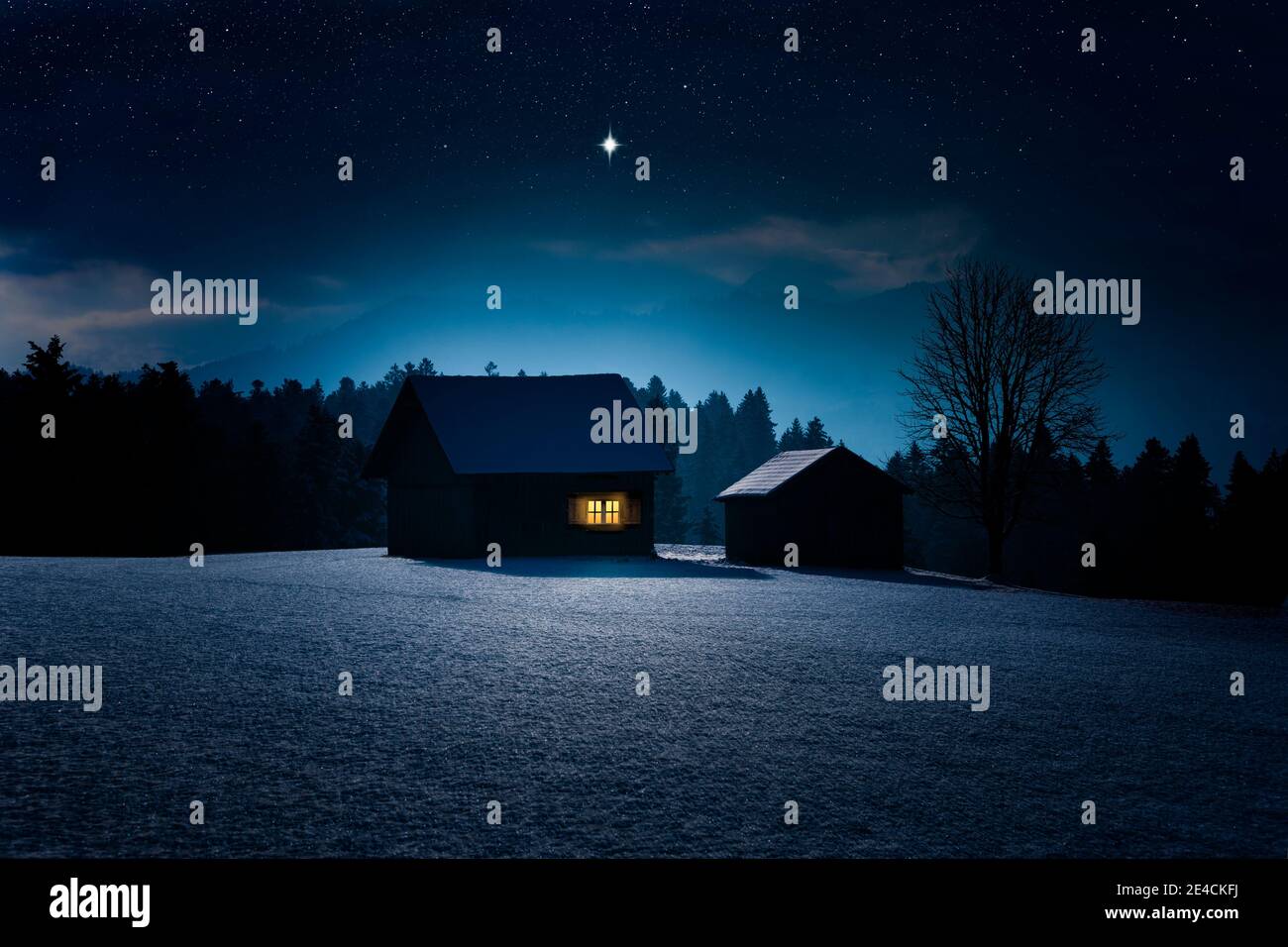 Einsam in der Hütte im Wald im Winter Stockfoto