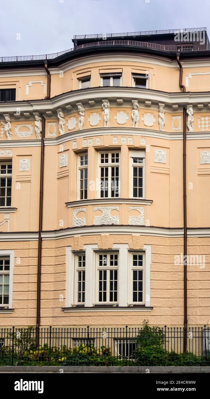 Jugendstilfassade in München. Stockfoto