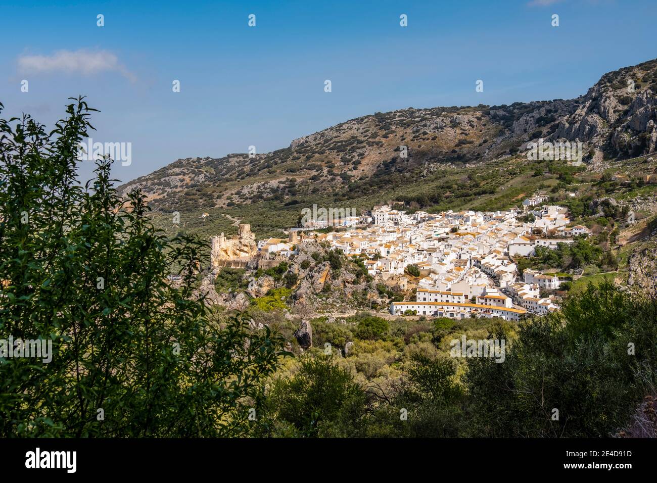 Zhueros Dorf, natürliche Landschaft am Subbetica Berg, Cordoba Provinz. Andalusien. Südspanien, Europa Stockfoto