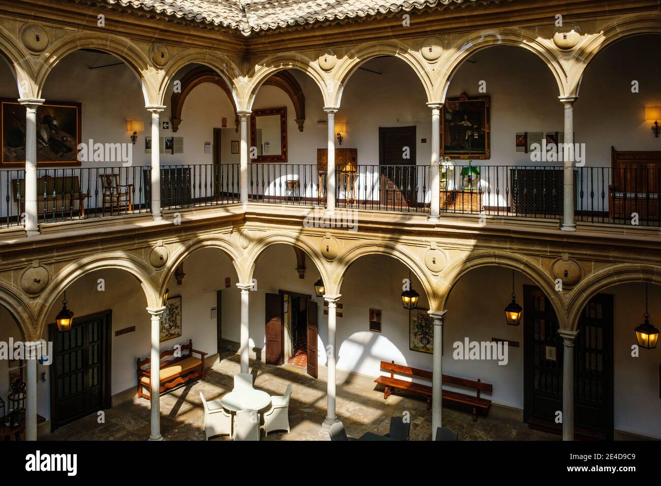 Dean Ortega Palace Innenhof, National Tourism Parador am Vazquez de Molina Platz, Ubeda, UNESCO-Weltkulturerbe. Provinz Jaen, Andalusien, Süden Stockfoto