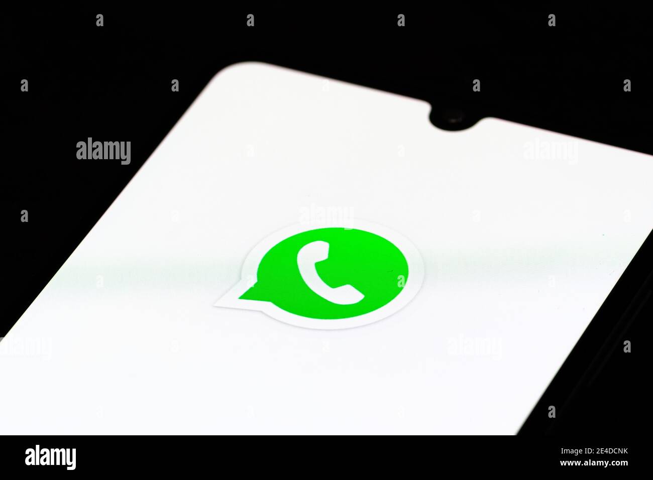 WhatsApp App auf dem Smartphone angezeigt Stockfoto