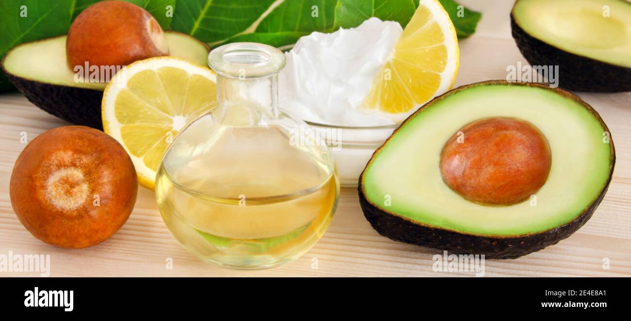 Natürliche Avocado Kosmetik und Öl Stockfoto