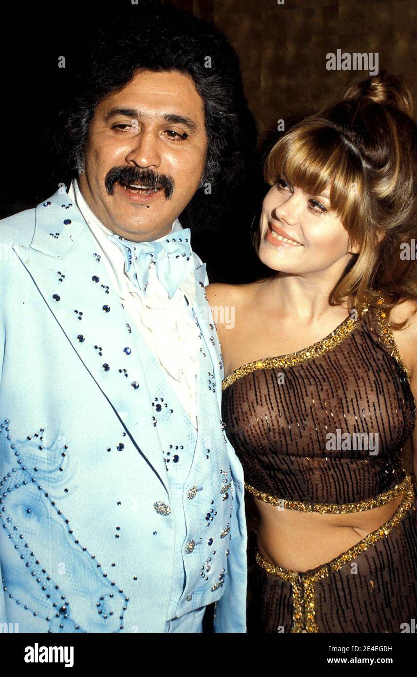 Freddy Fender und Charo 1977 Credit: Ralph Dominguez/MediaPunch Stockfoto