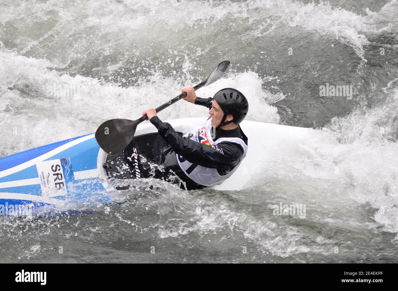 Skopje, Mazedonien, April 07,2018. Auf dem Fluss Treska wurde 50-th jährlichen Internationalen Ilinden Kanuslalom Wettbewerb – IKAS statt. Stockfoto