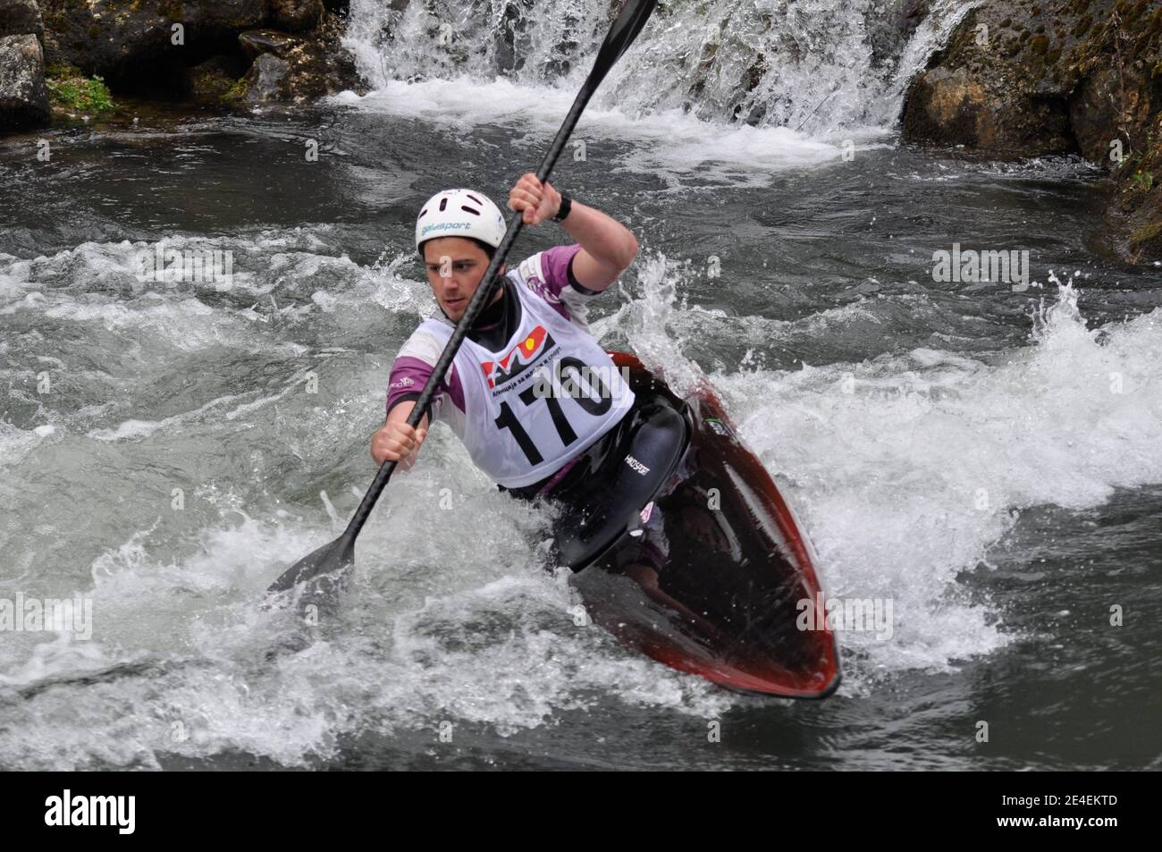 Skopje, Mazedonien, April 07,2018. Auf dem Fluss Treska wurde 50-th jährlichen Internationalen Ilinden Kanuslalom Wettbewerb – IKAS statt. Stockfoto