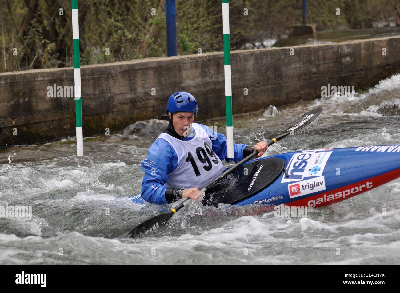 Skopje, Mazedonien, April 07,2018. Auf dem Fluss Treska wurde 50-th jährlichen Internationalen Ilinden Kanuslalom Wettbewerb – IKAS statt. Stockfoto