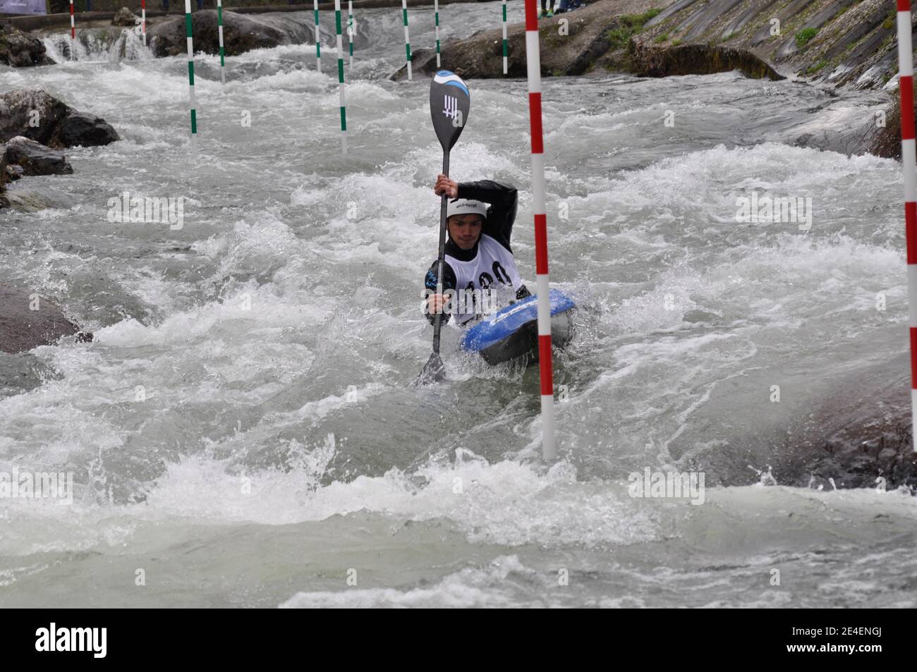 Skopje, Mazedonien, April 07,2018. Auf dem Fluss Treska wurde 50-th jährlichen Internationalen Ilinden Kanuslalom Wettbewerb – IKAS statt. Stockfoto