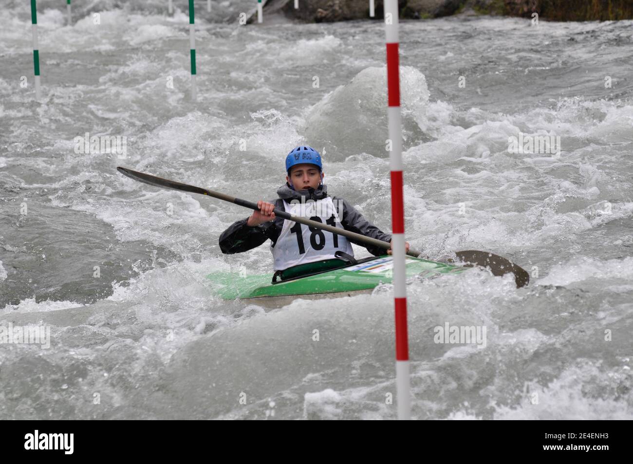 Skopje, Mazedonien, April 07,2018. Auf dem Fluss Treska wurde 50-th jährlichen Internationalen Ilinden Kanuslalom Wettbewerb – IKAS statt. Stockfoto