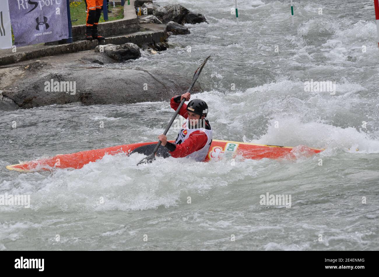 Skopje, Mazedonien, April 07,2018. Auf dem Fluss Treska wurde 50-th jährlichen Internationalen Ilinden Kanuslalom Wettbewerb – IKAS statt. Stockfoto