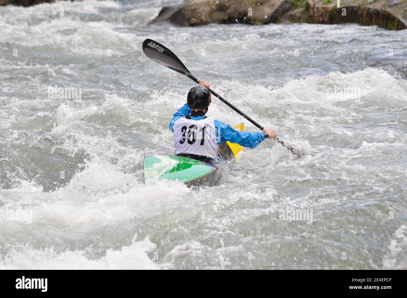 Skopje, Mazedonien, April 07,2018. Auf dem Fluss Treska wurde 50-th jährlichen Internationalen Ilinden Kanuslalom Wettbewerb – IKAS statt. Stockfoto